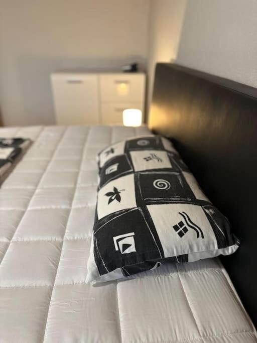 Gemuetliche 2 Zimmer Wohnung 바트헤르스필드 외부 사진