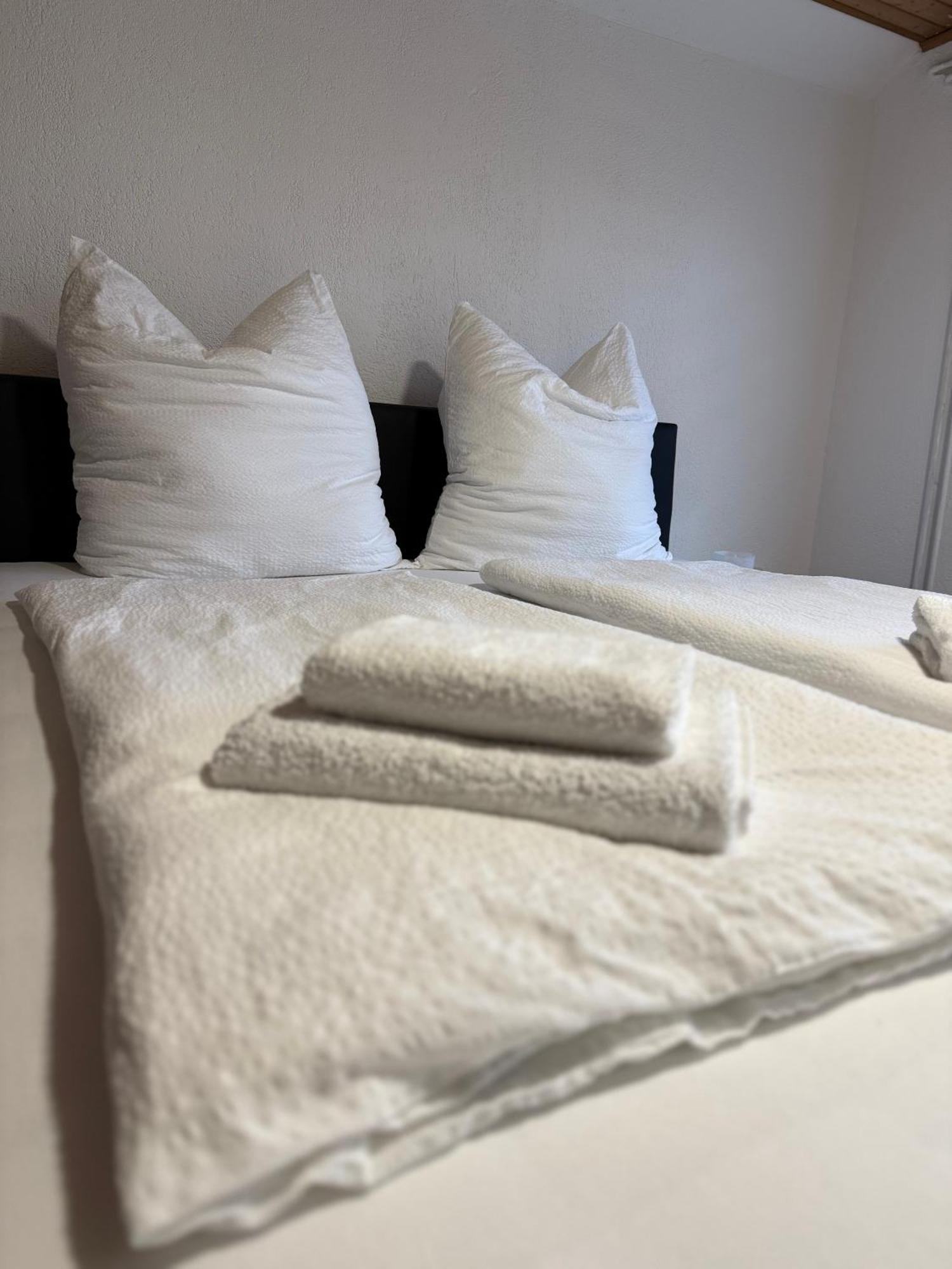 Gemuetliche 2 Zimmer Wohnung 바트헤르스필드 외부 사진